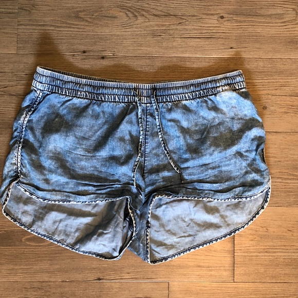 H&M Jean shorts - Picture 1 of 3